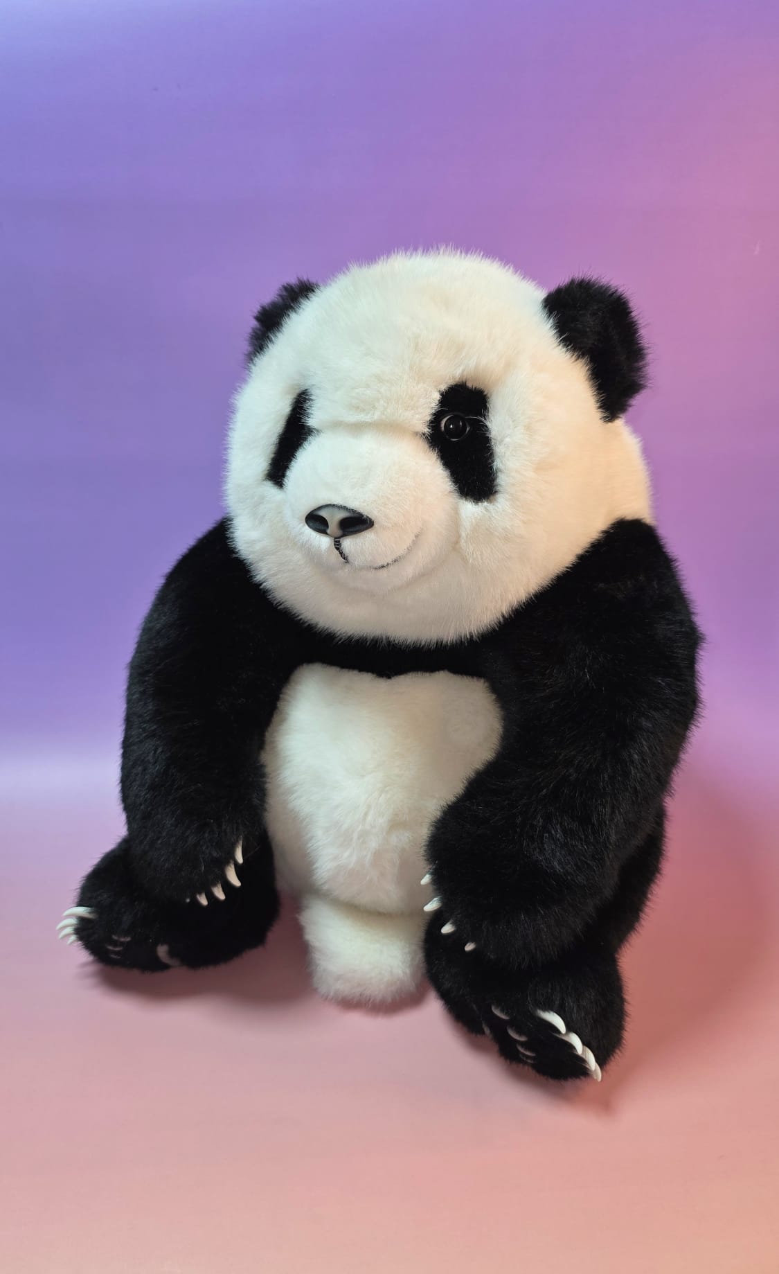 Kodi — plišasta panda igrača